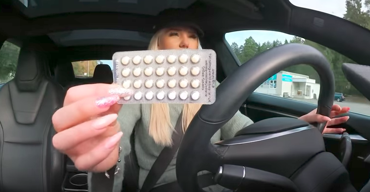 Linn Ahlborg visar upp sina p piller Linn Ahlborg visar upp sina p piller